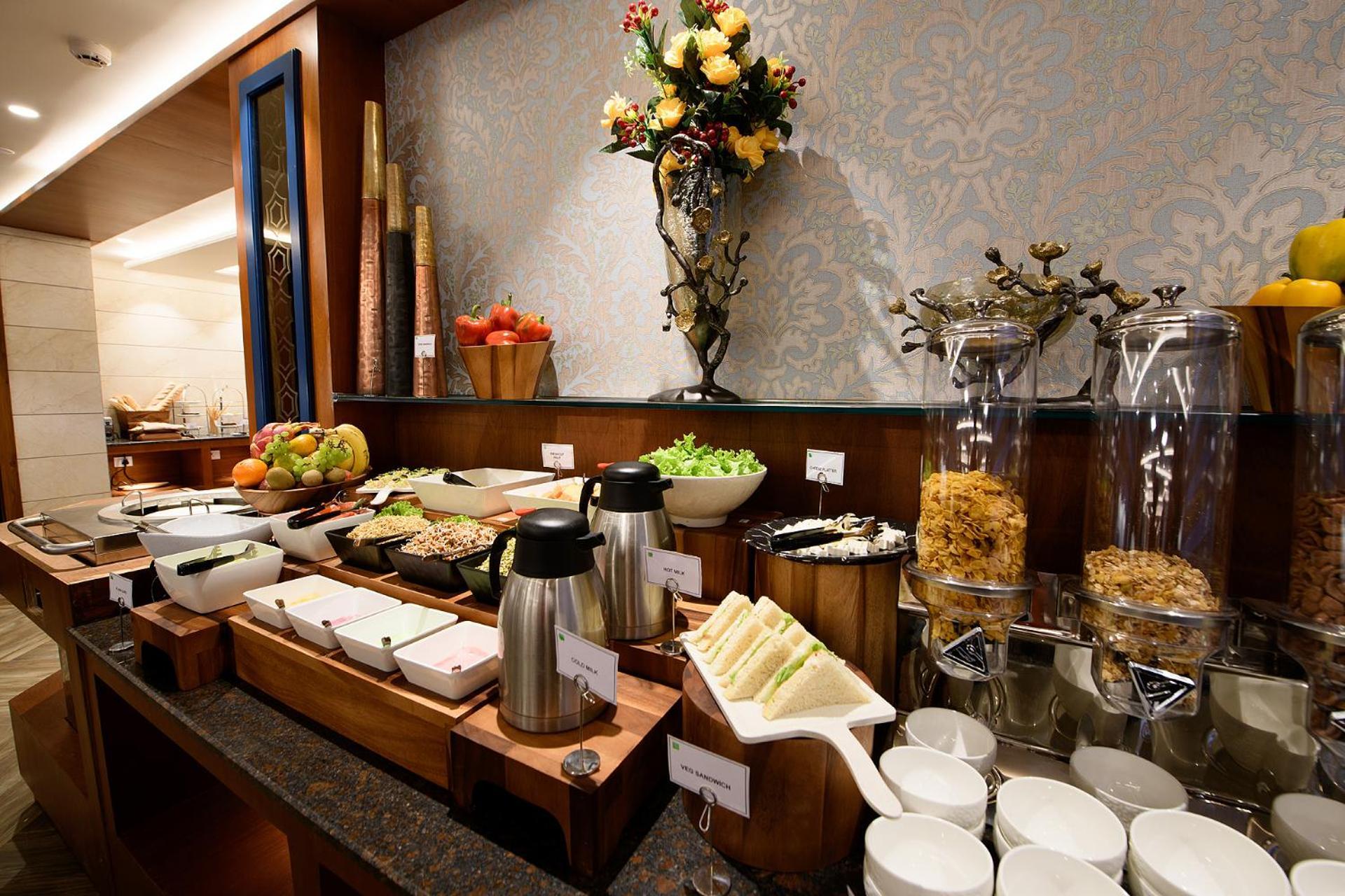 Best Western Plus Revanta Mcleod Ganj ダラムシャーラー エクステリア 写真